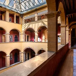 Cour Des Loges Lyon, A Radisson Collection Lione